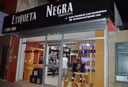 vinoteca-etiqueta-negra-en-zona-sur-berazategui-argentina-1.jpg